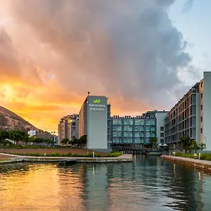 harbour-bridge-hotel-and-suites.hotels-capetown.com/